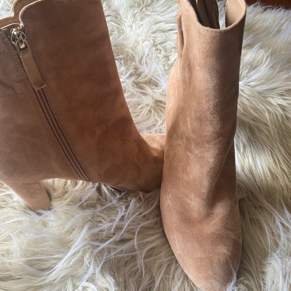 White House|Black Market Beige Boots. Size 8